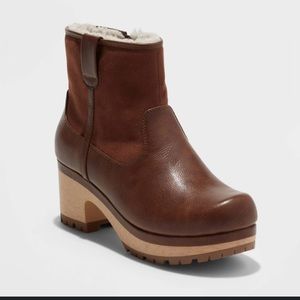 Women's Fawn Clog Boots - Universal Thread